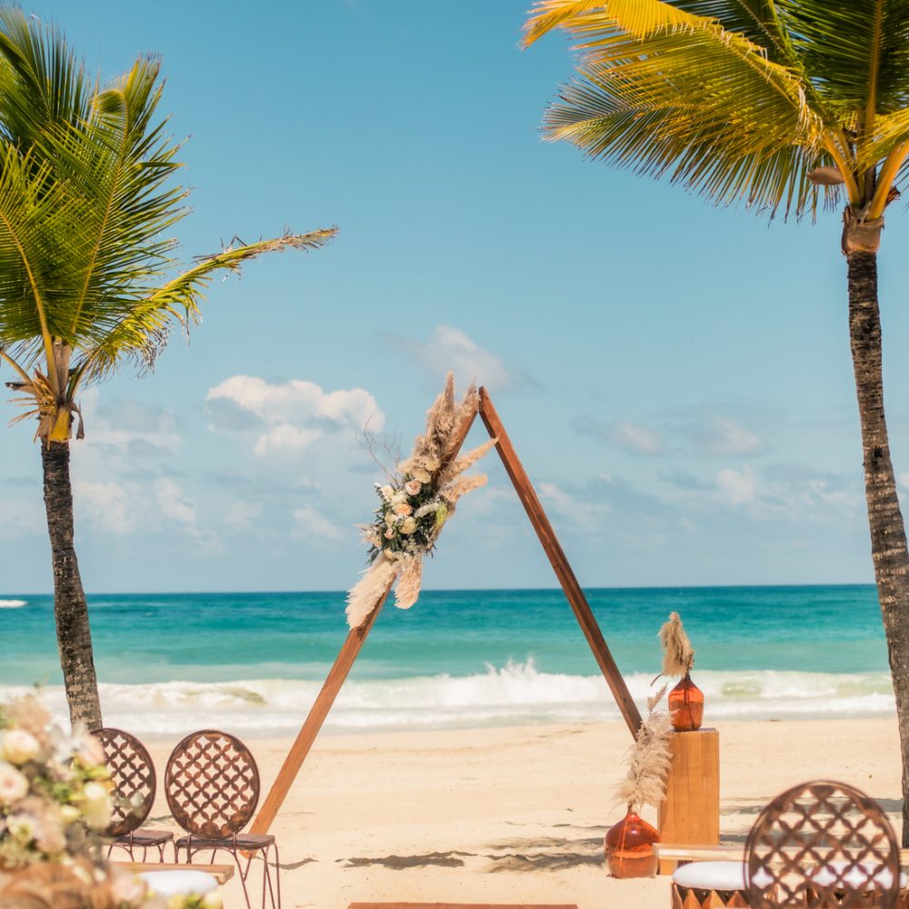 WeddingInspiration_FreeSpirit_Ceremony_Structure